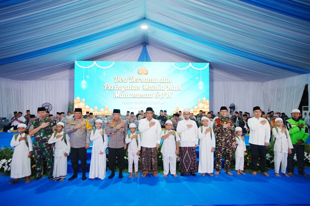 Hadiri Doa Bersama dan Peringatan Maulid Nabi, Kapolri Ajak Masyarakat Jaga Persatuan dan Kesatuan U