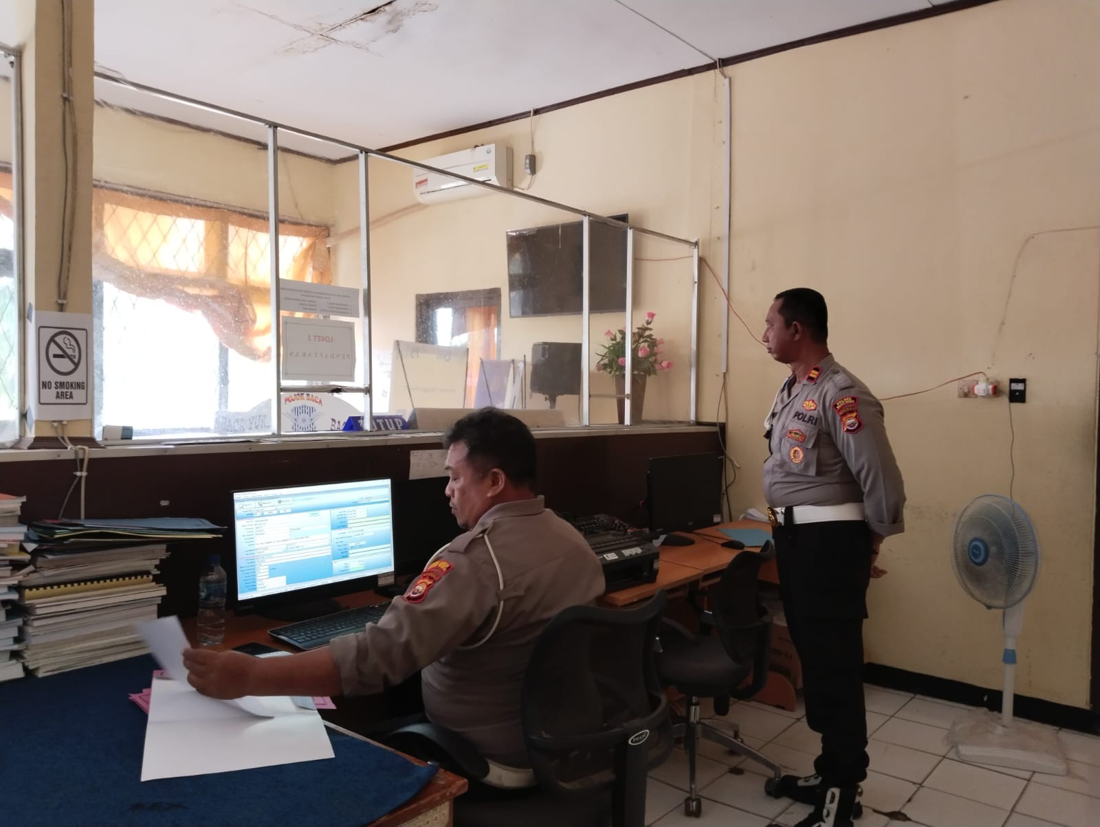 PENGAWASAN DAN PENGECEKAN PERSONIL POLRES MUKOMUKO YANG MELAKSANAKAN PIKET JAGA MAKO DAN PELAYANAN S