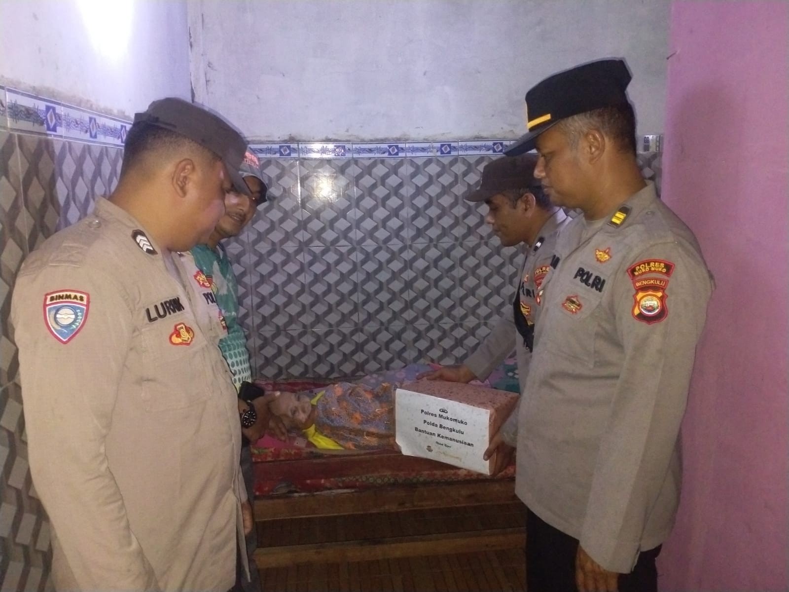 POLRES MUKOMUKO SALURKAN BANTUAN SEMBAKO DI MUKOMUKO SELATAN