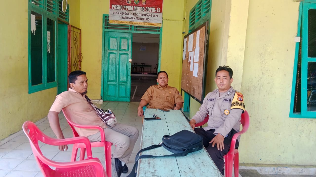laksanakan Sambang door to door Bhabinkamtibmas sampaikan pesan pesan kamtibmas