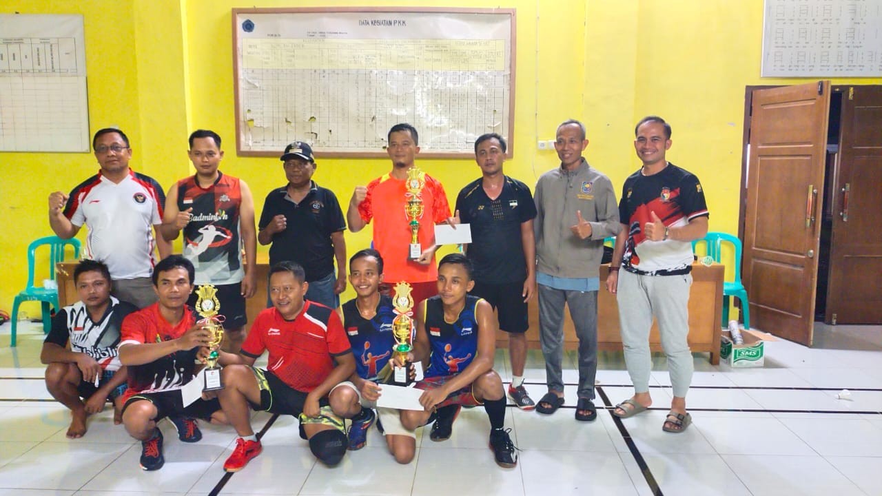Kasat Intelkam Polres Mukomuko AKP Untoro Raih Juara 1 di Turnament Badminton Cup XIV Koto 2023
