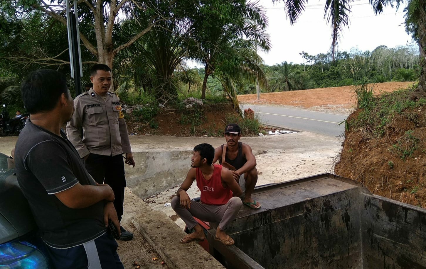 Jalin Silaturahmi, Bhabinkamtibmas Laksanakan Sambang DDS
