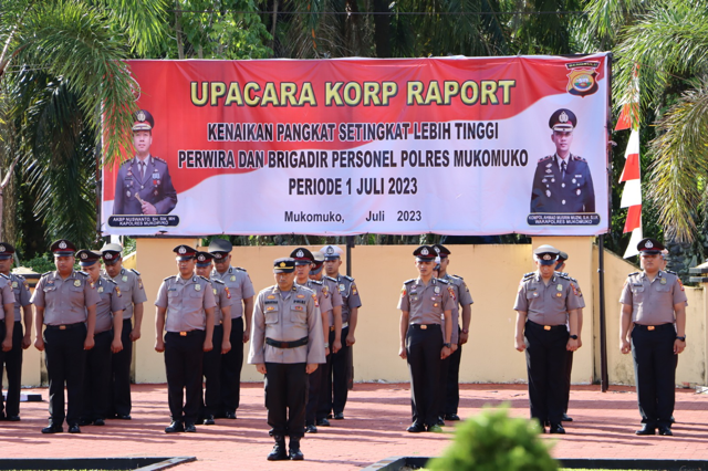 40 PERSONIL POLRES MUKOMUKO MENDAPAT KENAIKAN PANGKAT