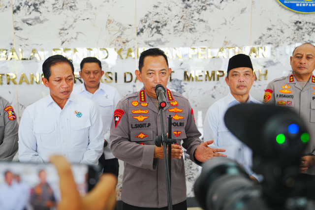 Karhutla Kalbar Kapolri Ungkap Titik Api Terus Menurun 