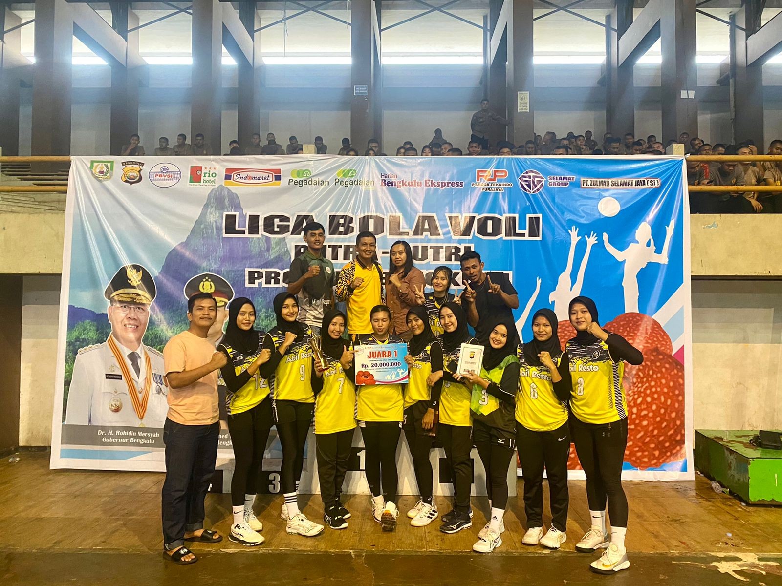 Juara 1 Liga Bola Volly, AKBP Yana Supriatna Apresiasi Kemenangan Club Voli Putri Abil Resto Mukomuk