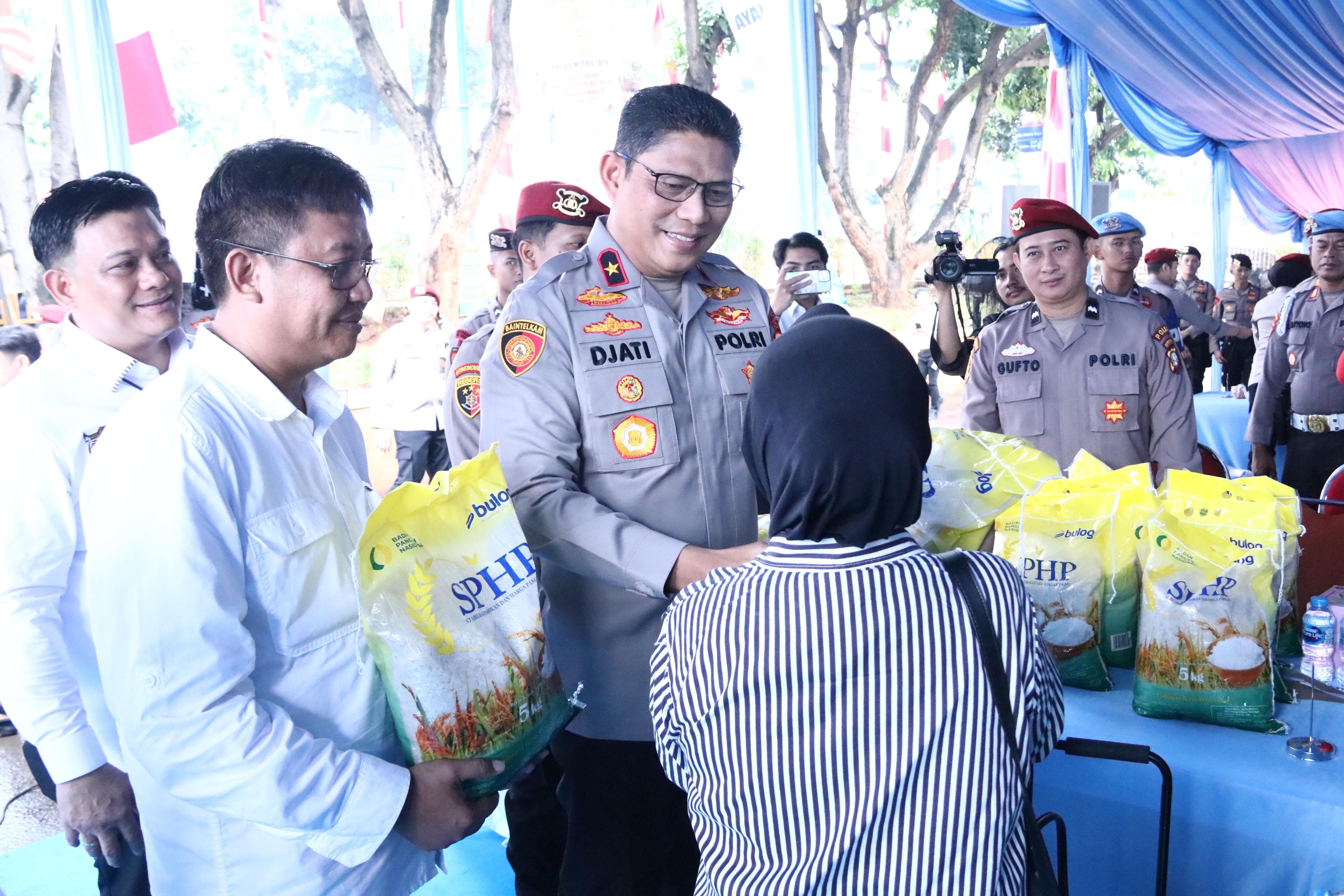 Polda Metro Jaya Gelar Gerakan Pangan Murah, Sediakan Beras Harga Terjangkau untuk Warga