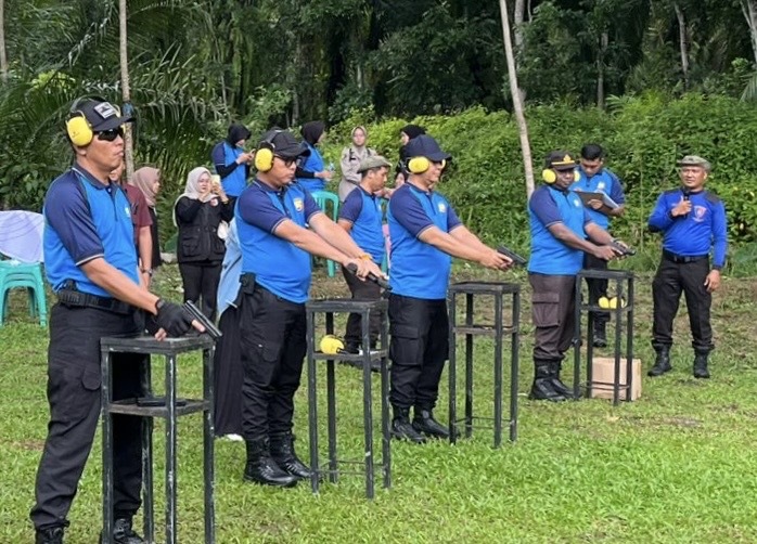 Polres Mukomuko Gelar Latihan Menembak Tahun 2025, Tingkatkan Kesiapsiagaan Personel