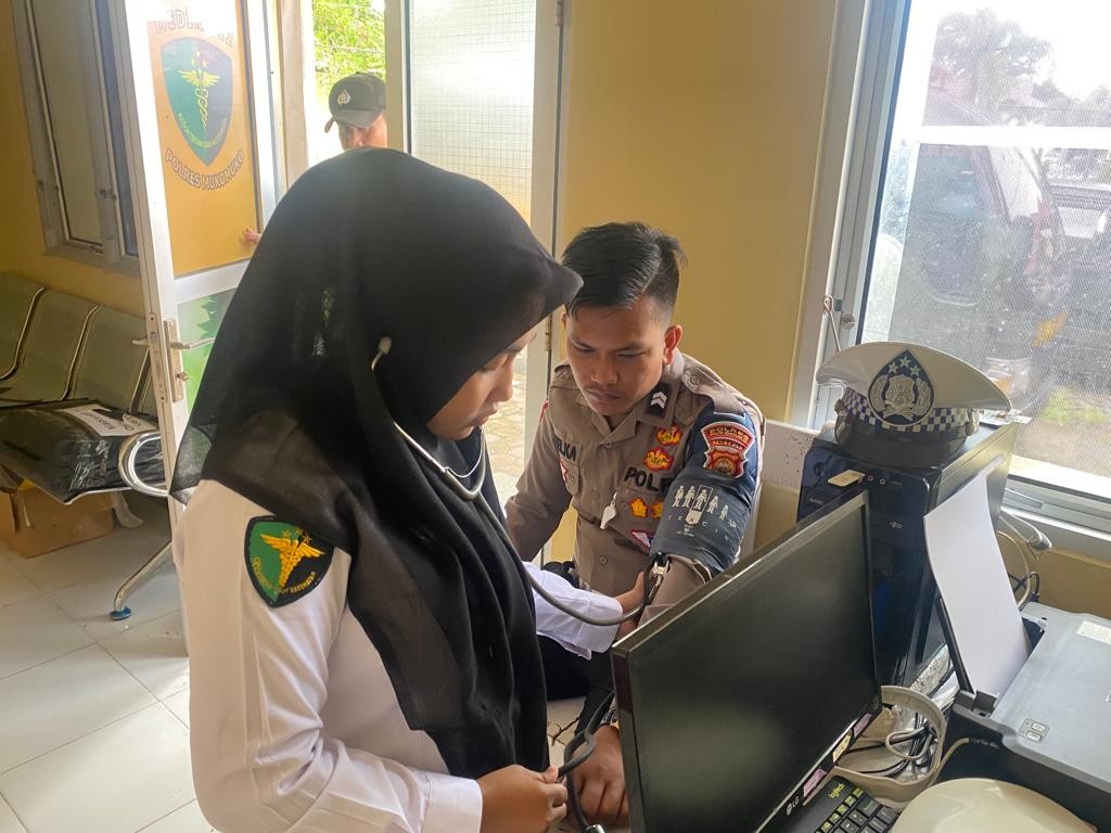 Dokkes Polres Mukomuko Cek Kesehatan Rutin Anggota, Ini Tujuanya
