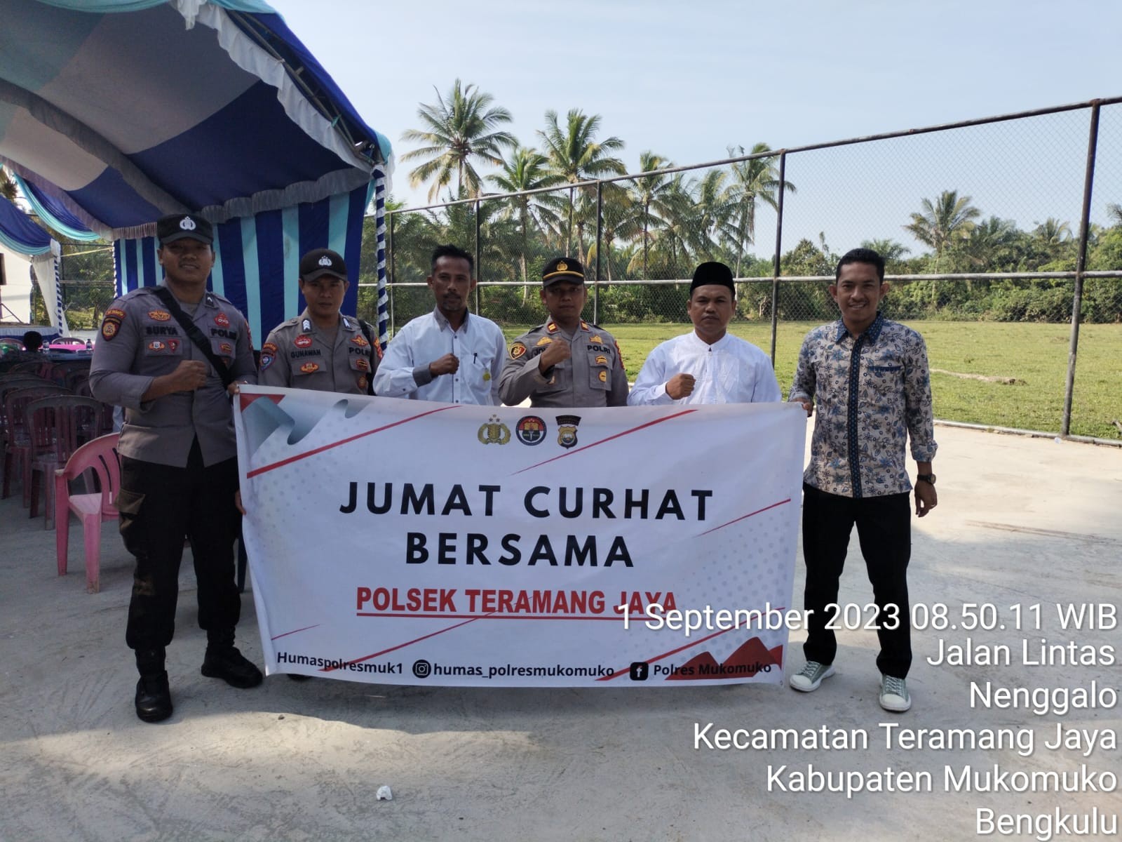 Wujudkan kerjasama yang baik, Polsek Teramang Gelar Jumat Curhat bersama Perangkat Desa Nenggalo