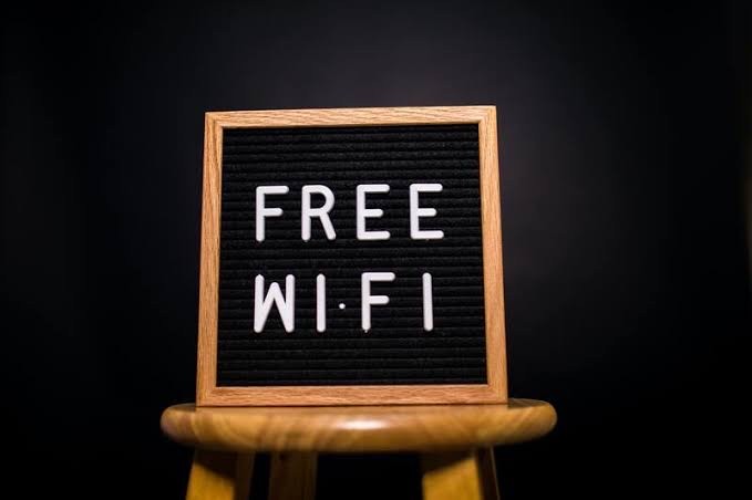 Jangan Senang Dulu dapat Koneksi Internet Gratis! Ini 5 Tips Aman Memakai WiFi Publik