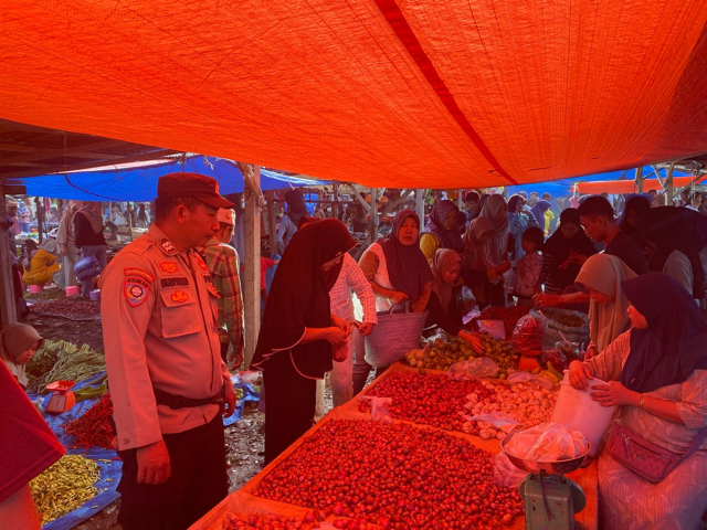Satgas Pangan Polres Mukomuko terus mengkondisikan harga Bahan Pokok agar tetap stabil jelang lebara