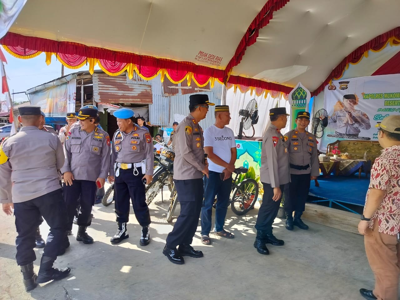 Wakapolda Bengkulu Tinjau Pos Pengamanan Lebaran Perbatasan Provinsi Bengkulu dengan Provinsi Sumate