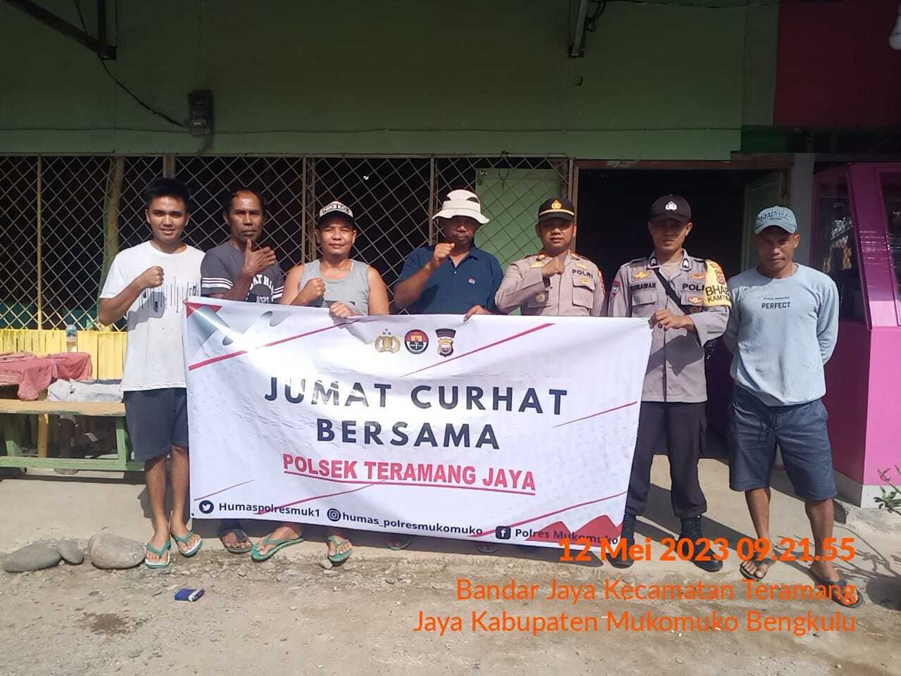 Polsek teramang jaya gelar jumat curhat bersama dengan sopir TBS