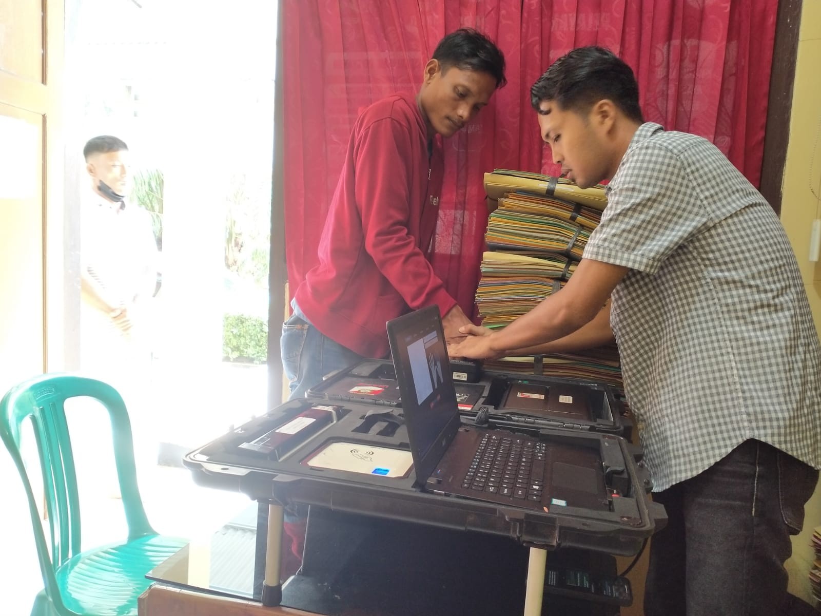 Pelayanan Sidik Jari yang Diberikan Sat Reskrim Polres Mukomuko Utamakan Senyum, Sapa, Salam