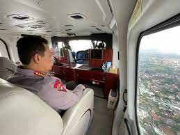 KAPOLRI PANTAU LANGSUNG ARUS MUDIK LEBARAN 2023